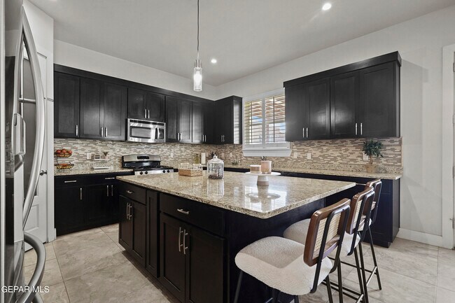 Building Photo - 13012 Birds View Cir