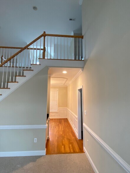 Building Photo - 4903 Pebble Beach Cir N