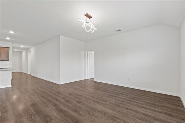 Building Photo - 704 Range Dr