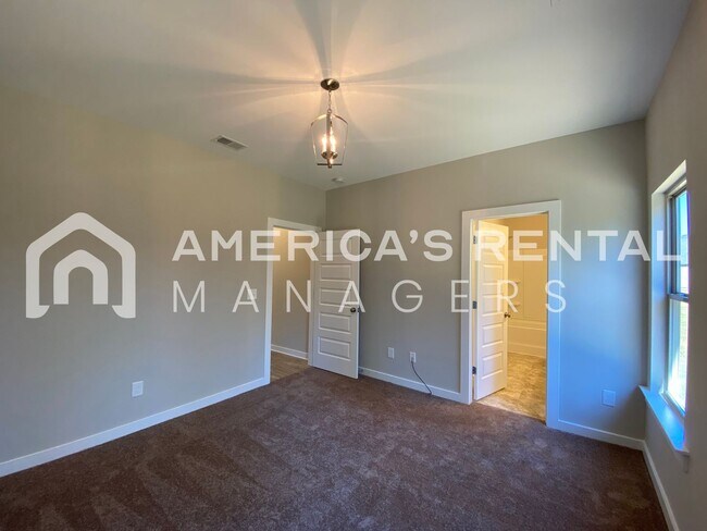 Building Photo - Home for Rent in Lincoln, AL!