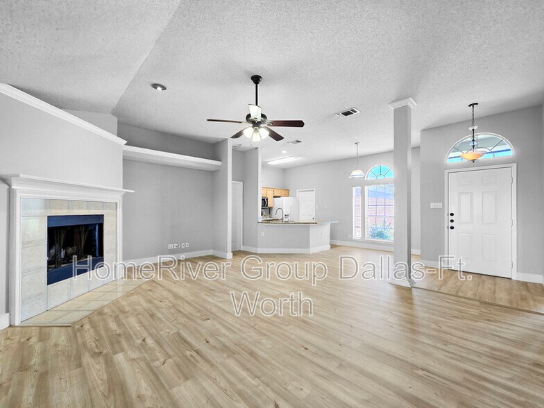 Building Photo - 824 Carrington Dr