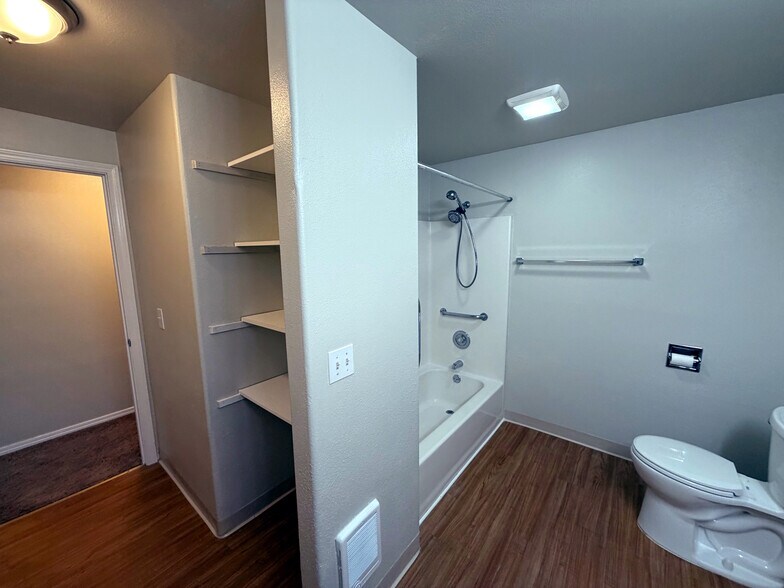 Building Photo - 1047 8th Ave