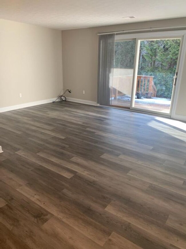 Building Photo - 2 Bedroom 2 1/2 Bath Condo