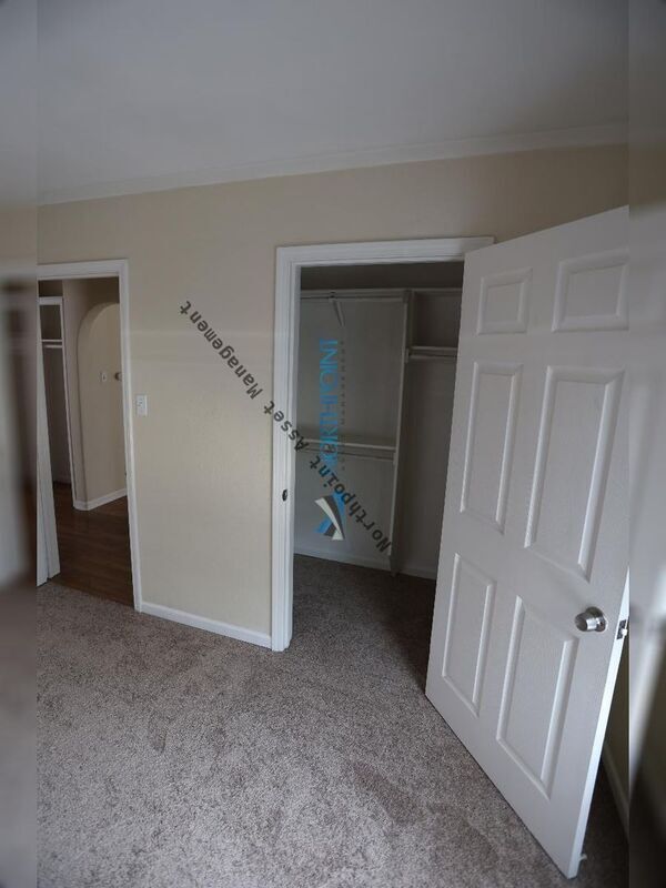 Building Photo - 1220 Browning Dr