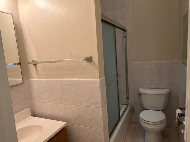 Building Photo - 1345 Sacramento St