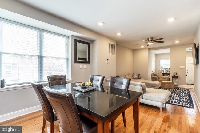 Building Photo - 365 Bonsal St