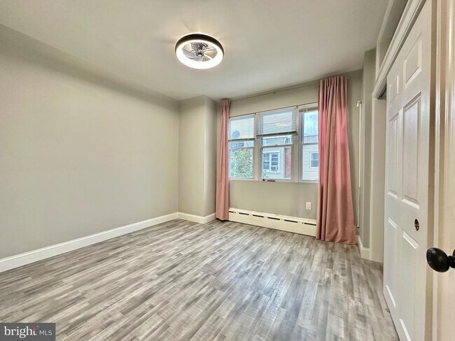 Building Photo - 2207 S Bonsall St