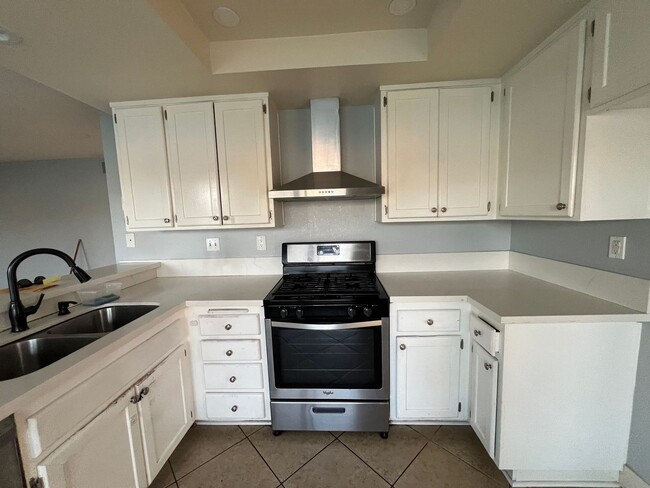Building Photo - Beautiful Horsethief Canyon Ranch Home loc...