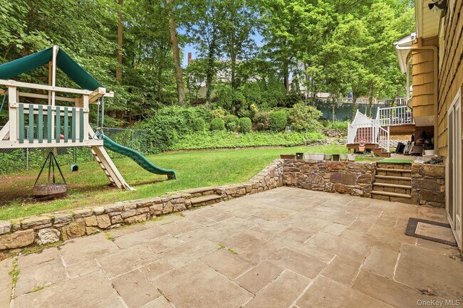 Building Photo - 80 Hickory Hill Dr