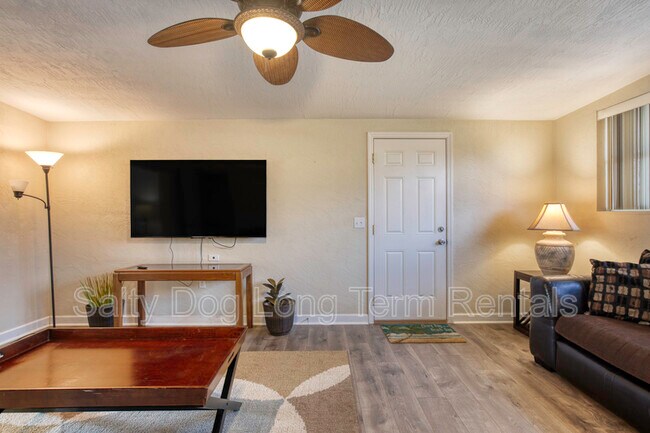 Building Photo - 114 Lynnhurst Dr