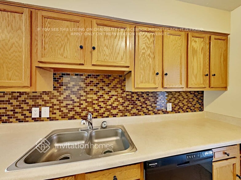 Building Photo - 1161 N Dakota St