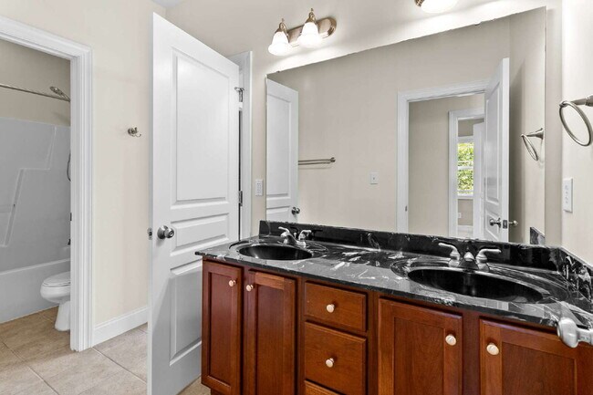 Building Photo - Spacious 4-Bedroom Home for Rent in Kings Grant Fayetteville – 15 Minutes from Fort Bragg