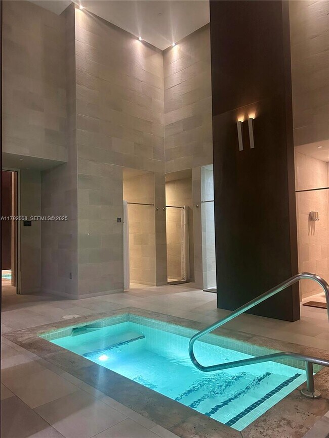 Building Photo - 1830 S Ocean Dr