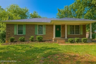 Building Photo - 501 Oak Leaf Dr