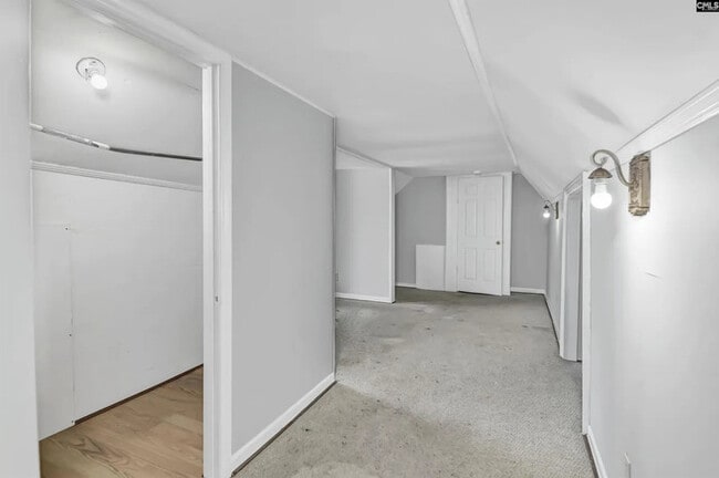 Building Photo - 3 Bedroom 1 Bathroom