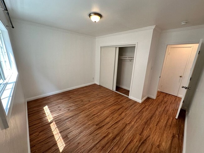 Building Photo - 5209 Navarro St