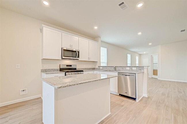 Building Photo - 16131 Kingfield Haven Dr