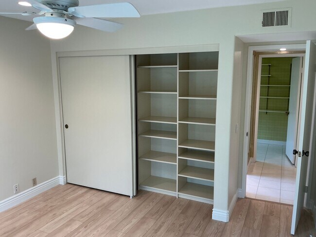 Building Photo - Charming 4 Bedroom 2 Bath 2 Story Home in ...