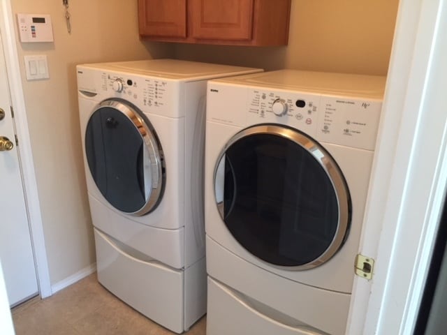 Building Photo - 3 Bedroom, 2 Bathroom Home near Unser & La...