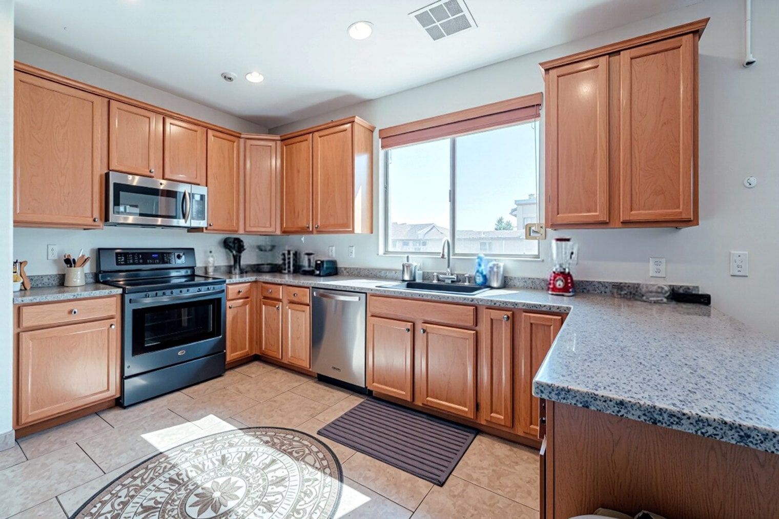 Building Photo - 1549 E Judi Pl