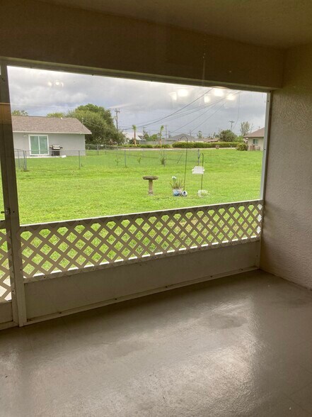 Screened patio - 3224 SW 7th Pl