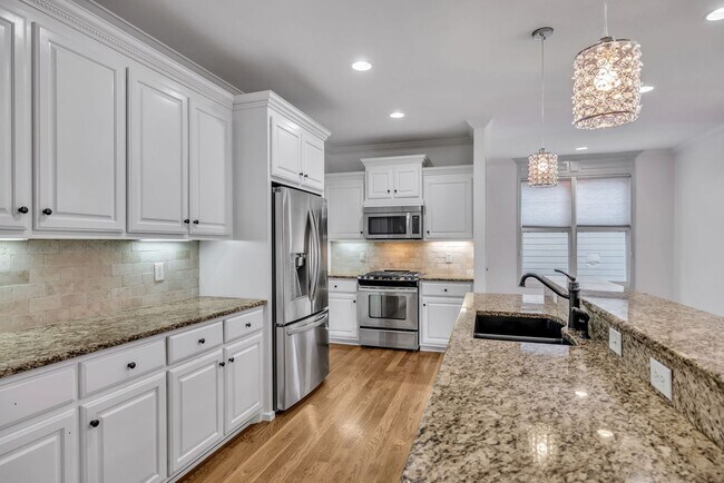 Building Photo - Stunning rental home on a premium lot in s...