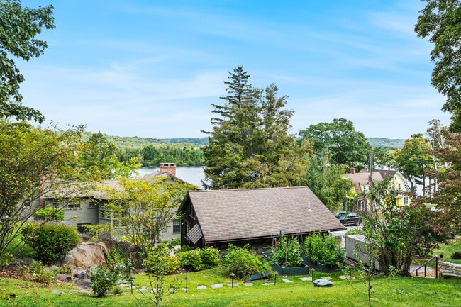 Building Photo - 65 Landing Rd