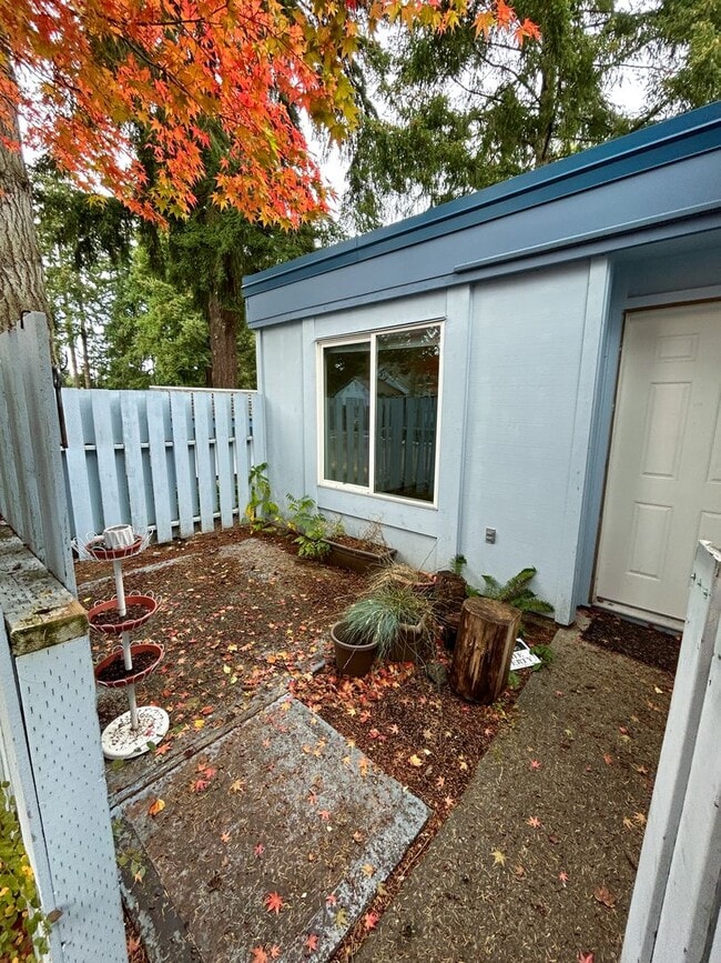 Building Photo - Renton Highlands 1 Bed 1 Bath Condo for Lease!