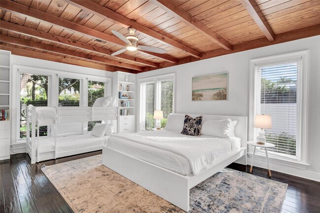 Building Photo - 1401 S Ocean Dr