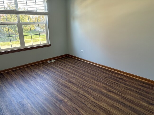 Building Photo - 23901 Cahills Way