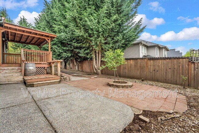 Building Photo - 16704 NE 29th Ave