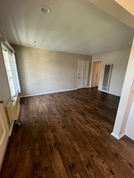 Building Photo - 15622 Pasadena Ave