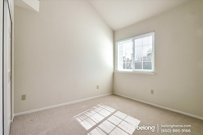 Building Photo - 511 Saint Thomas Ln