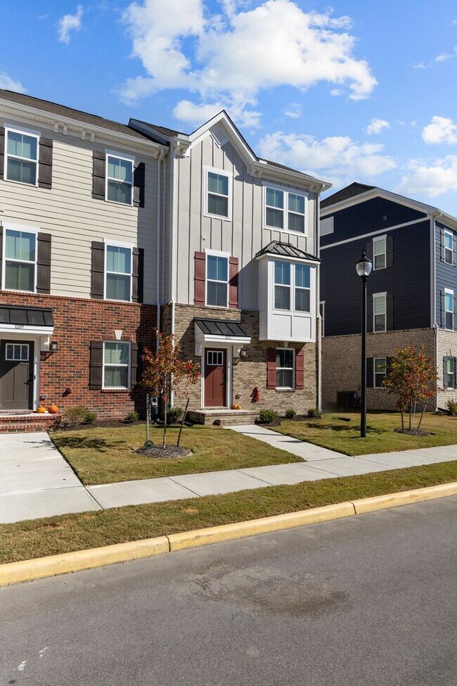 Building Photo - Welcome to modern living in Suffolk, Virginia!