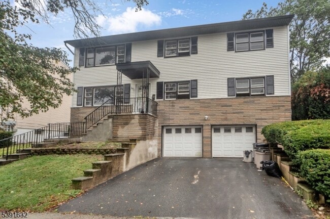 Primary Photo - 235 Lakewood Dr