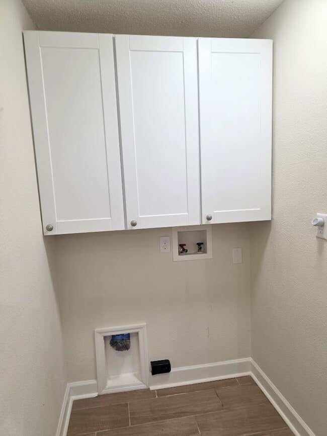 Building Photo - Islands Community Condo