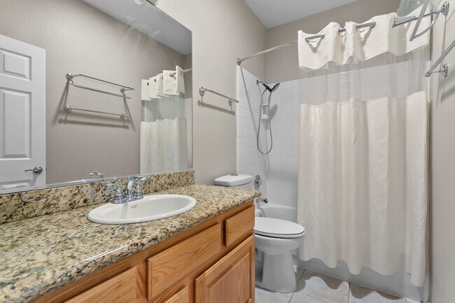 Building Photo - 778 Fairway Dr