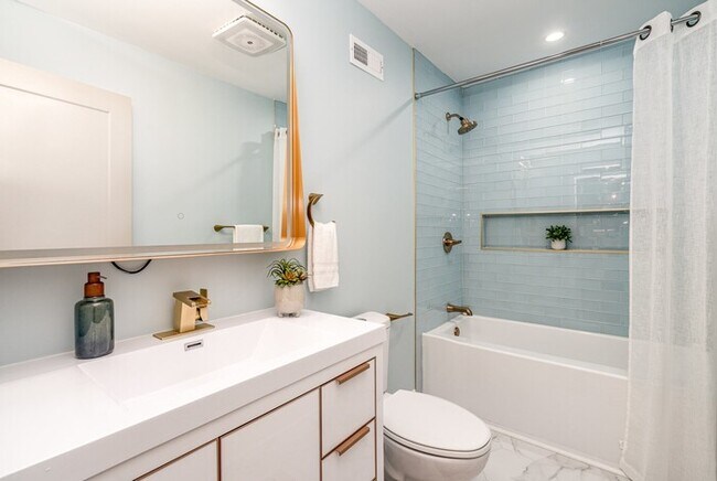 Building Photo - 95 Short Dr