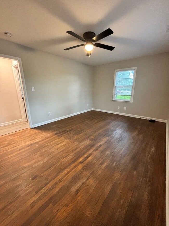 Building Photo - Sweet on Sophia