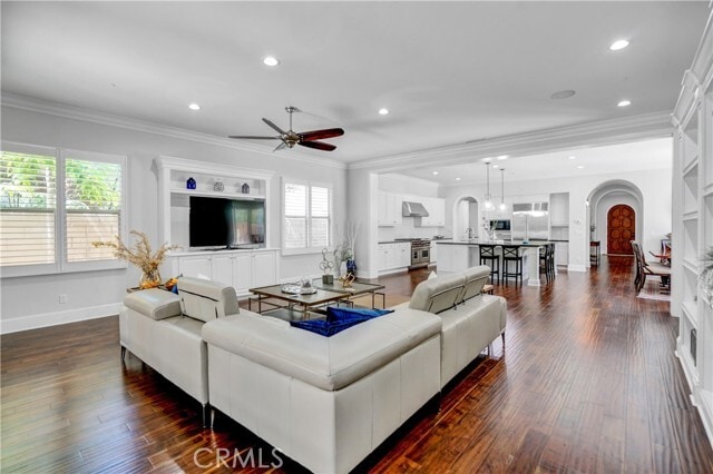 Building Photo - 54 Clifford