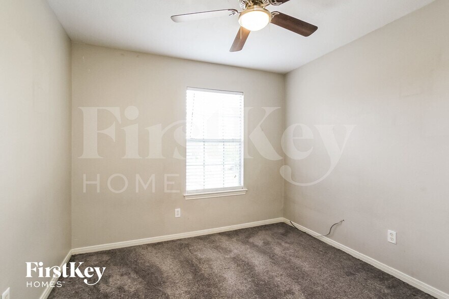 Building Photo - 8114 Scarlet Tanager Dr