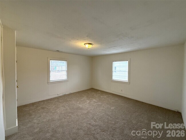 Building Photo - 1903 Flint Ln