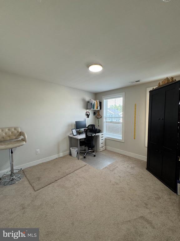Building Photo - 213 Catalpa Ln