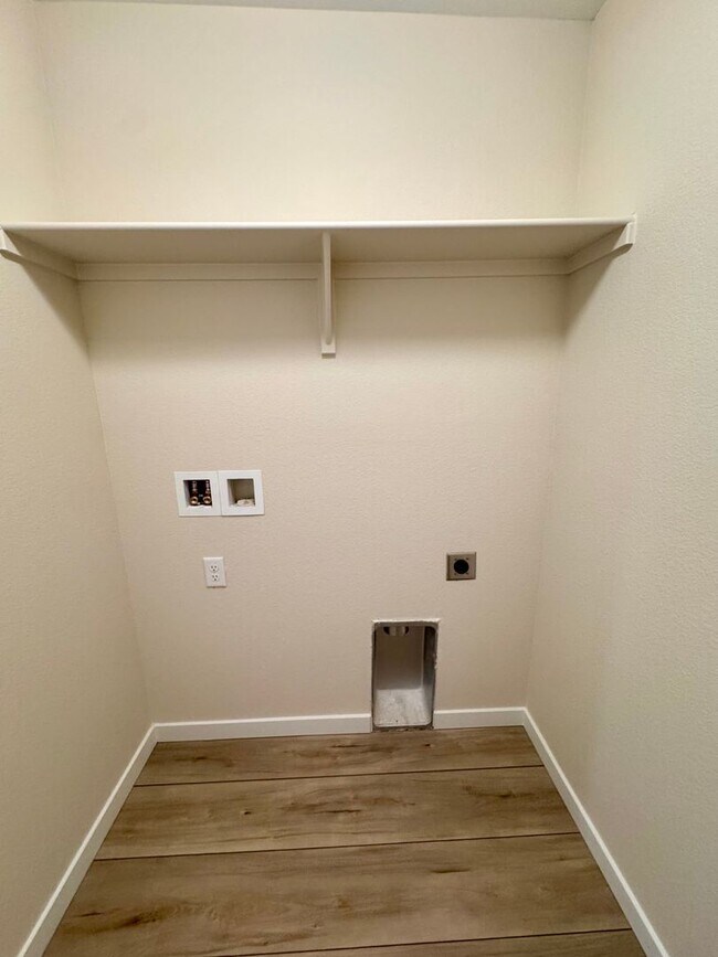 Building Photo - New Construction 3 Bedroom Townhome in University Park