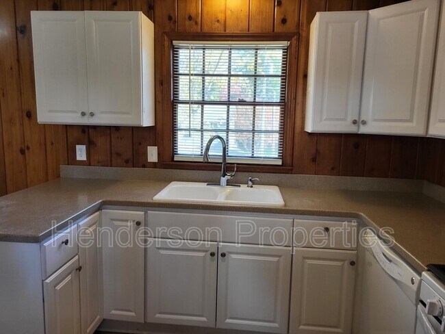 Building Photo - 7512 Briardale Dr