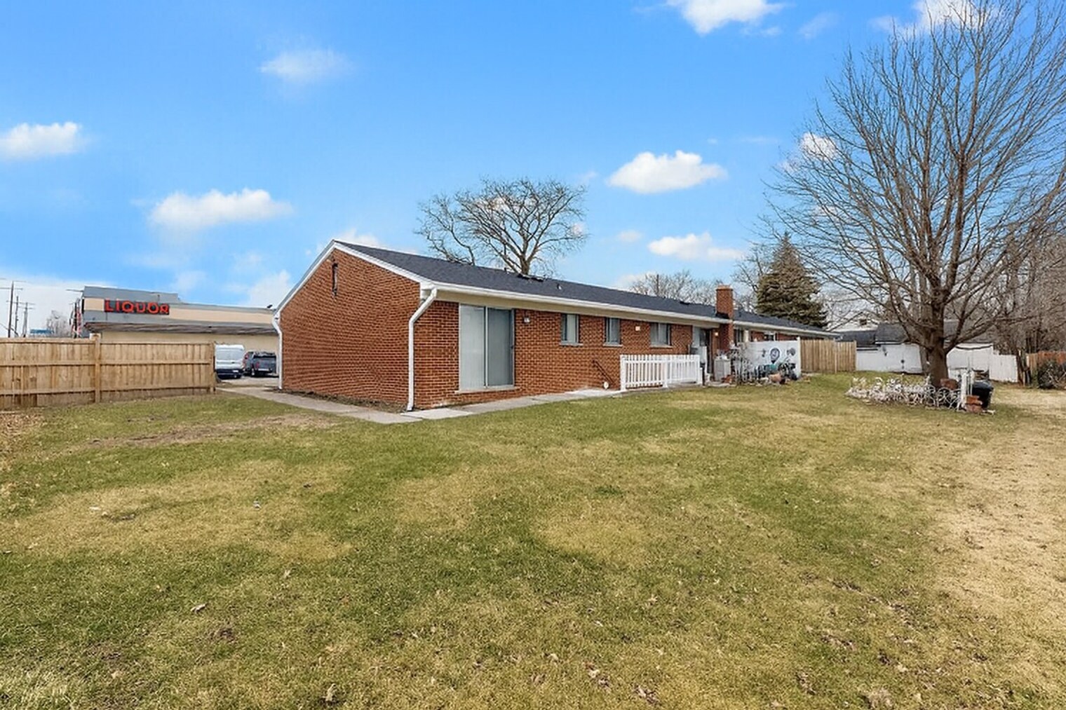 Building Photo - 53 Hollywood Ct