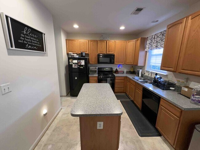 Building Photo - 12039 Kemps Landing Cir