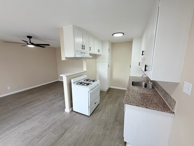 Building Photo - 414 N San Gabriel Ave