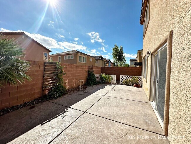 Building Photo - 9772 Bedstraw St