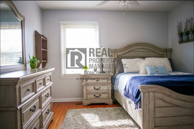 Building Photo - 550 Scenic Dr